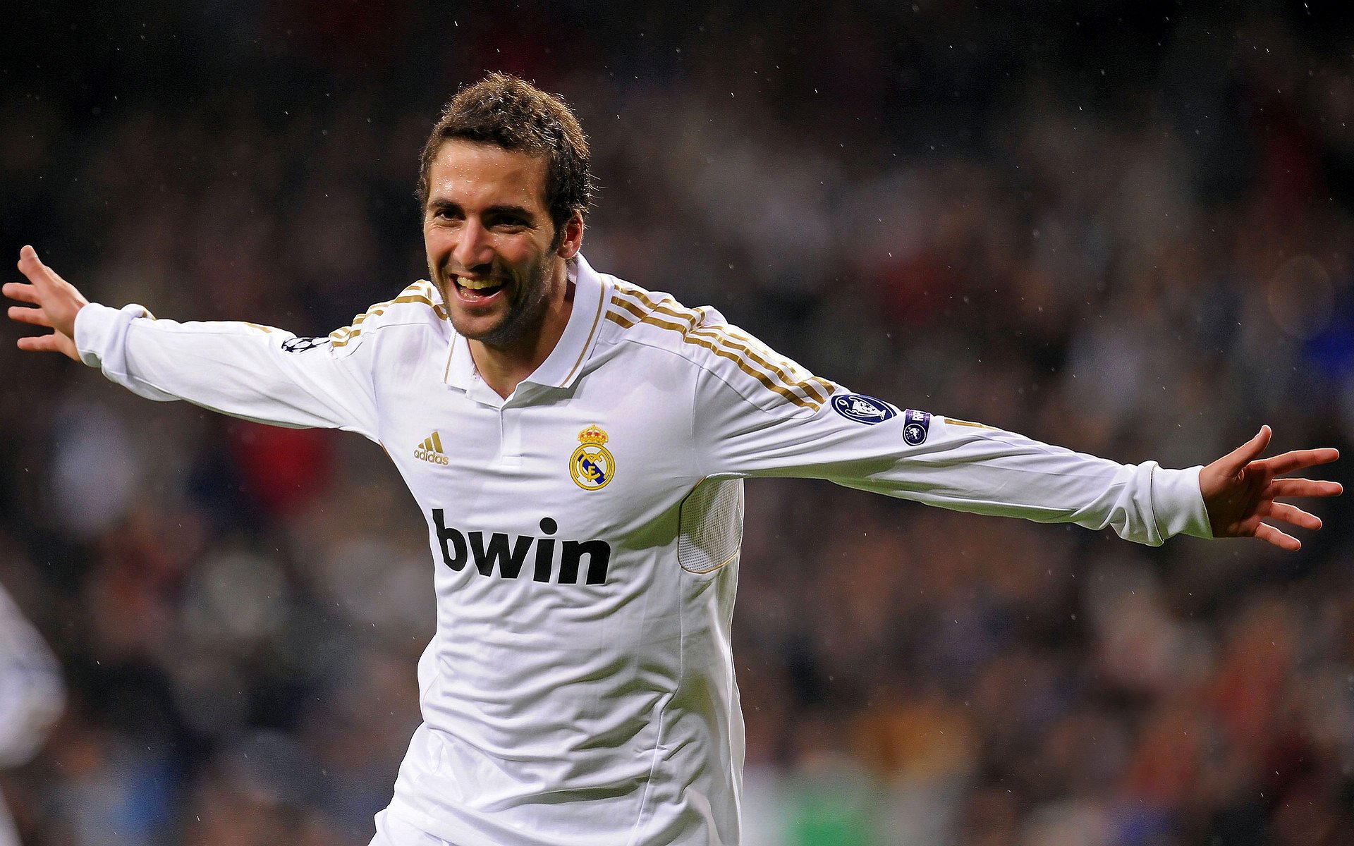 苏炳添签约田径品牌参与技术合作，苏炳添团队